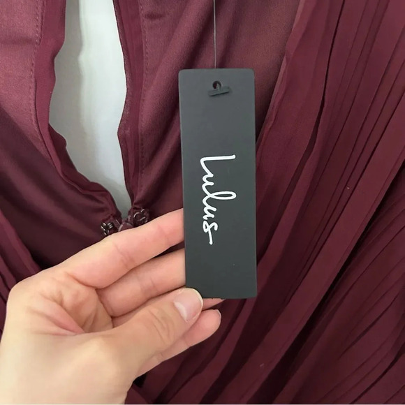 NWT Lulu's Embrace Your Beauty Burgundy Pleated Long Sleeve Skort Romper Size L - Picture 7 of 12